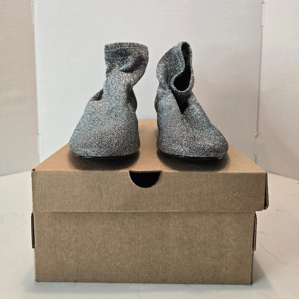 Nine West URAZZA Fabric Ankle Boot Pewter Clear Heel Silver Women's -8 US